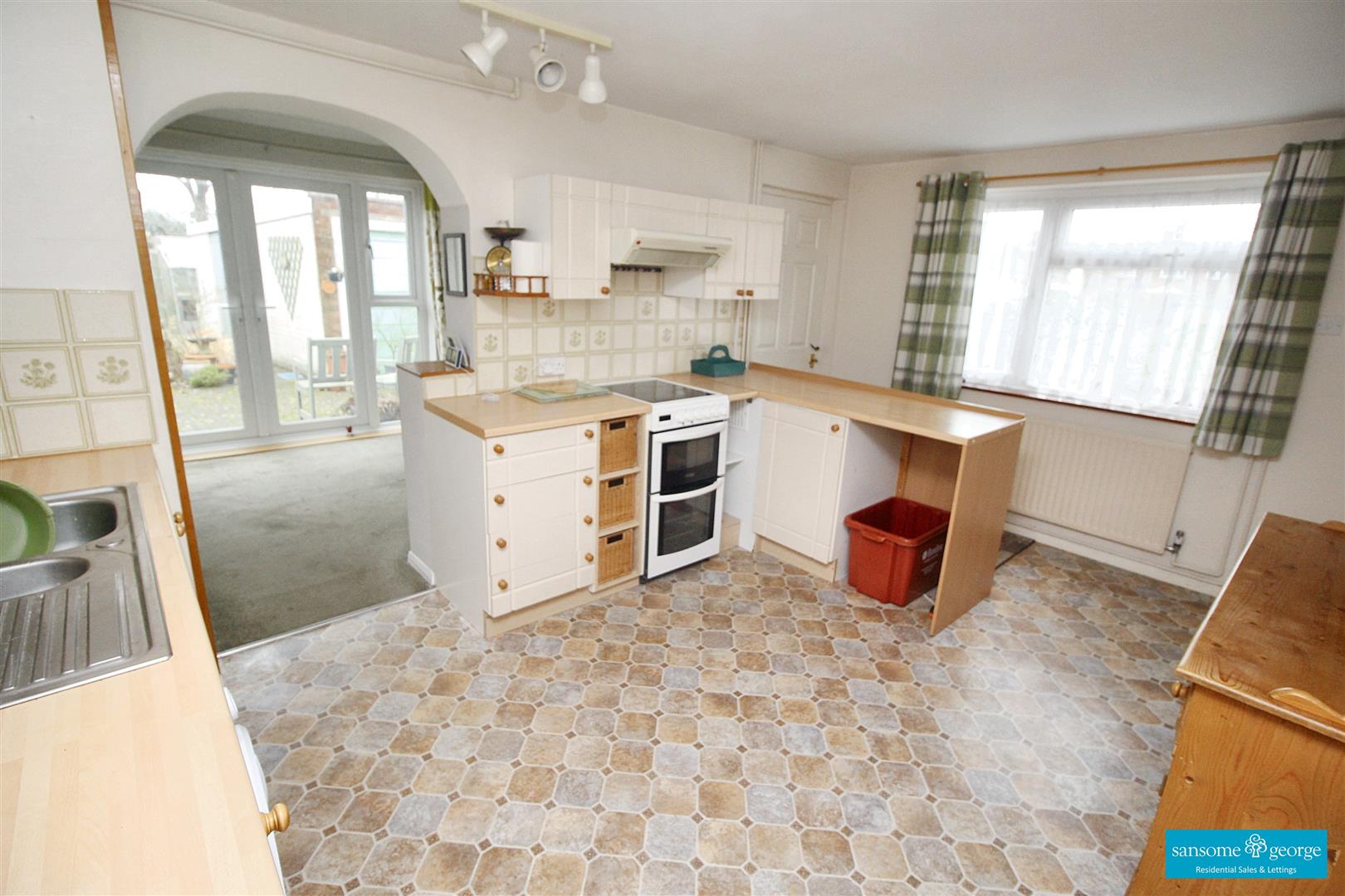 2 bed property in Corwen Road, Reading
